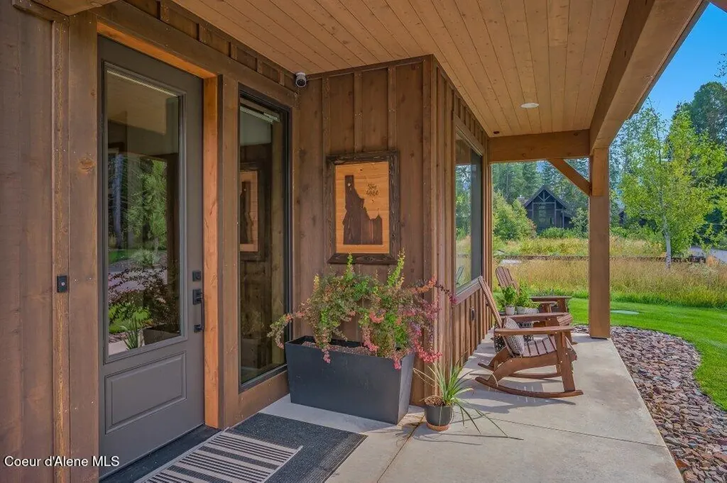107 Oxbow Road Sandpoint ID 83864