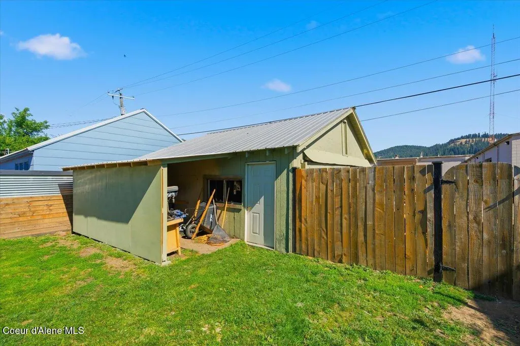 1512 Center Avenue St. Maries ID 83861