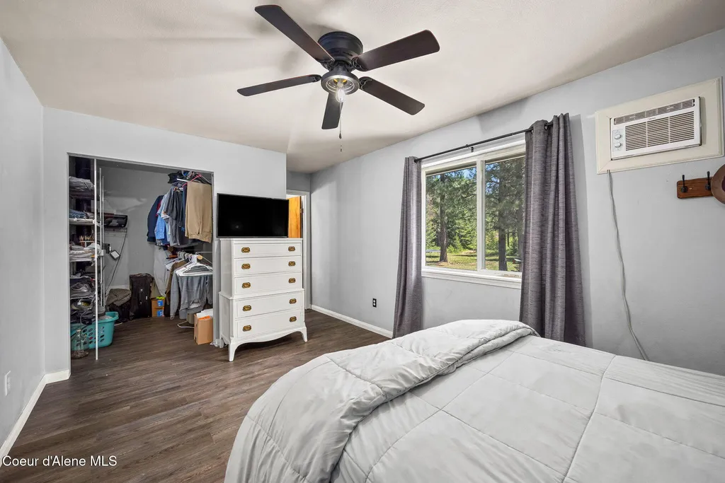 33250 N Tahoe Drive Spirit Lake ID 83869