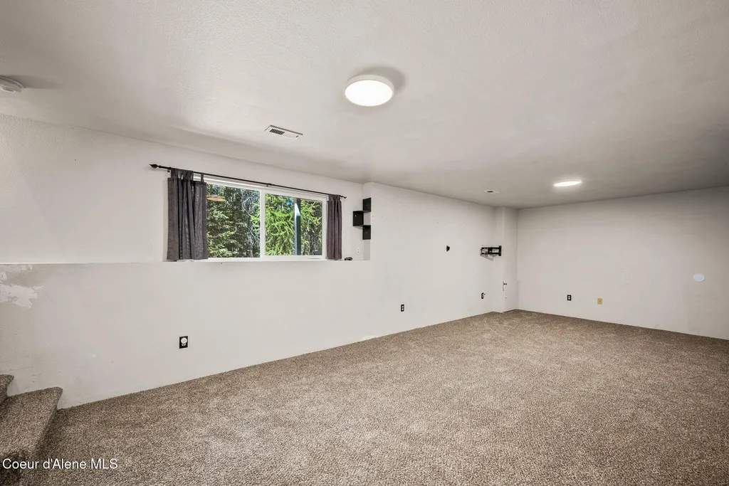 33250 N Tahoe Drive Spirit Lake ID 83869