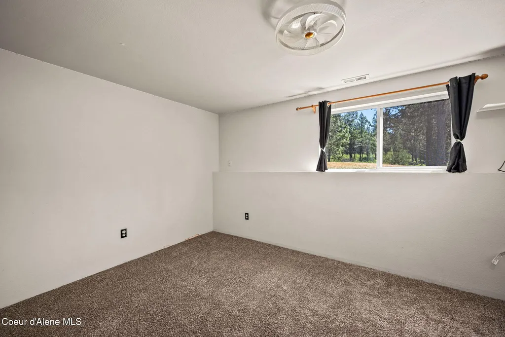 33250 N Tahoe Drive Spirit Lake ID 83869