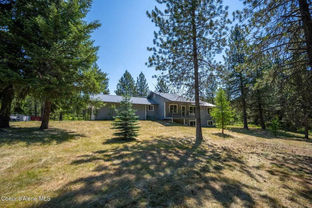 33250 N Tahoe Drive Spirit Lake ID 83869