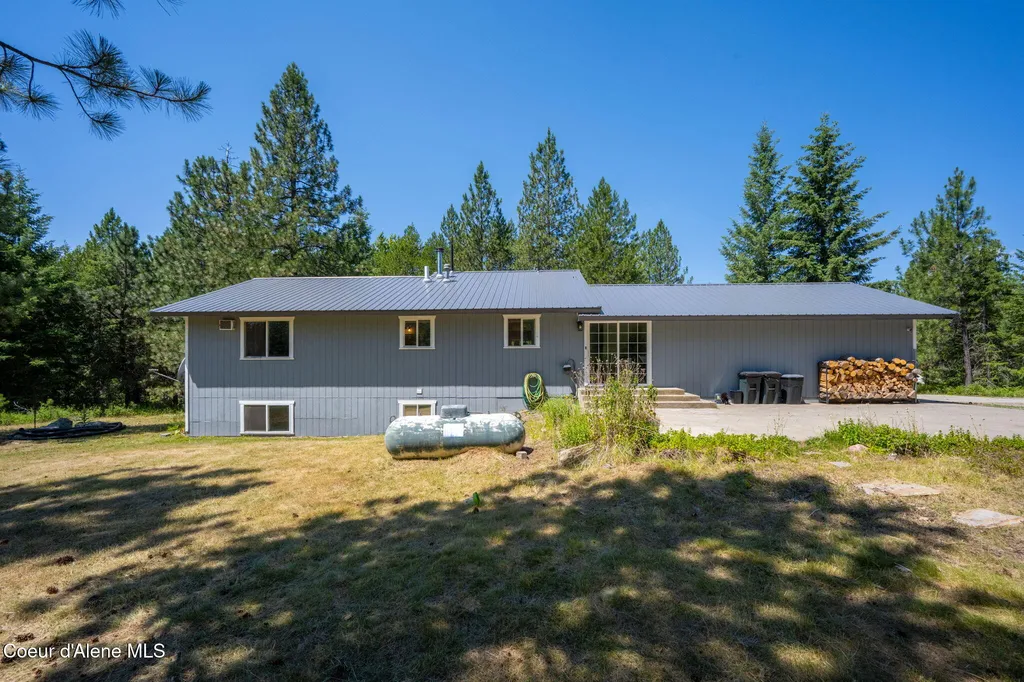 33250 N Tahoe Drive Spirit Lake ID 83869