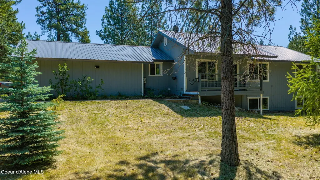 33250 N Tahoe Drive Spirit Lake ID 83869