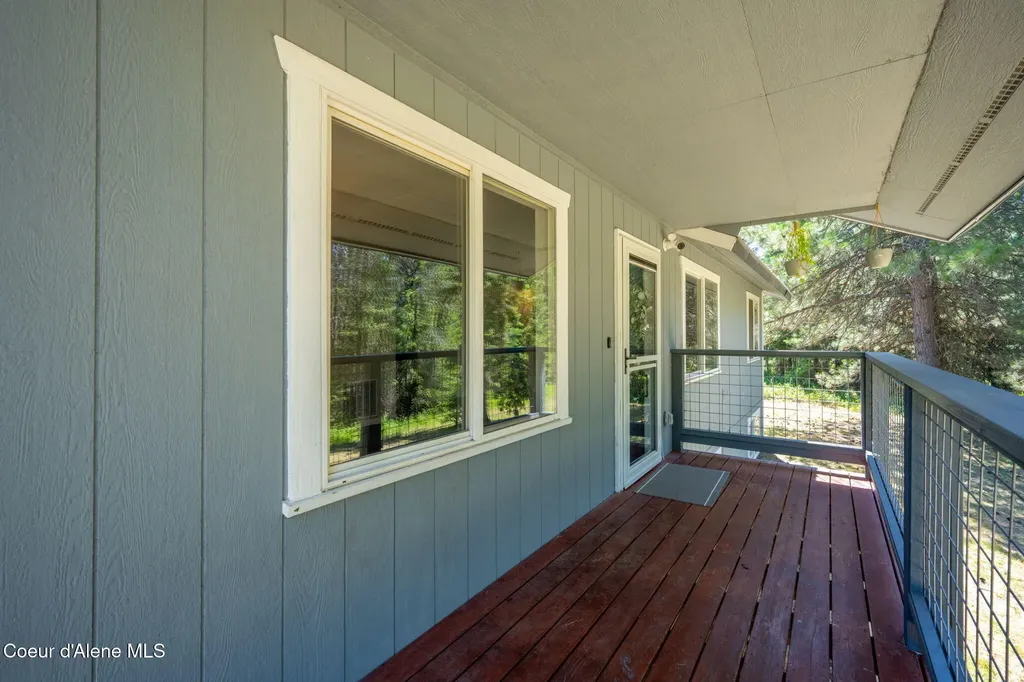 33250 N Tahoe Drive Spirit Lake ID 83869