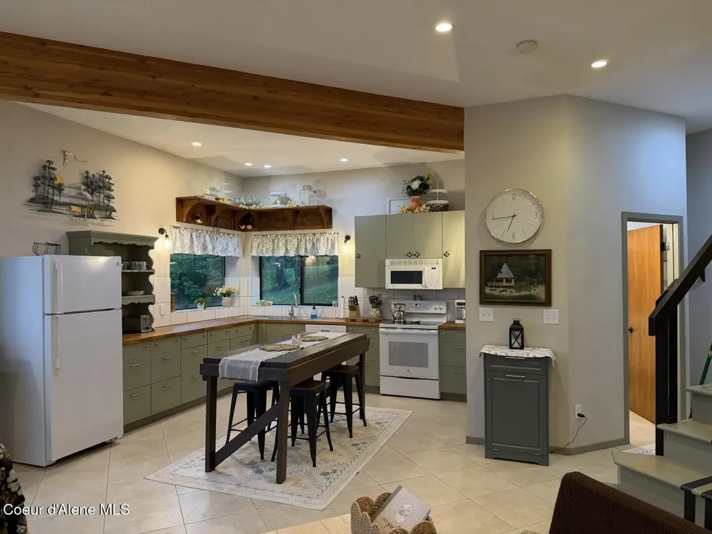 7 Bridge View Lane Heron MT 59844