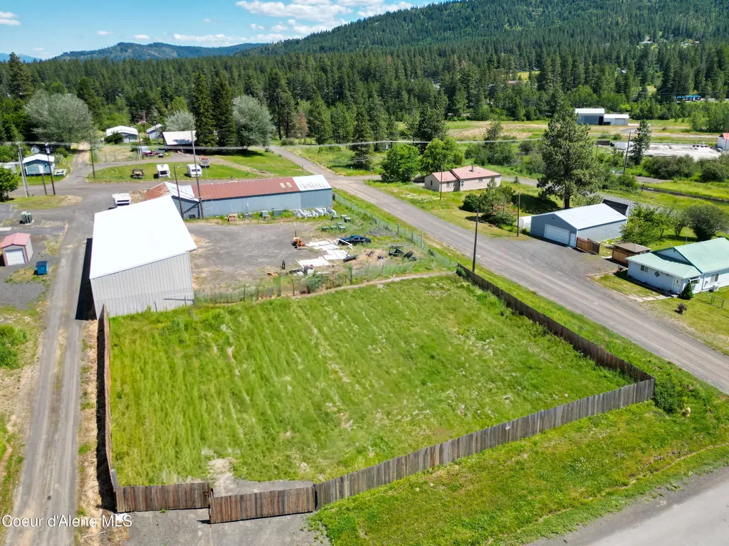 866 E Street Plummer ID 83851