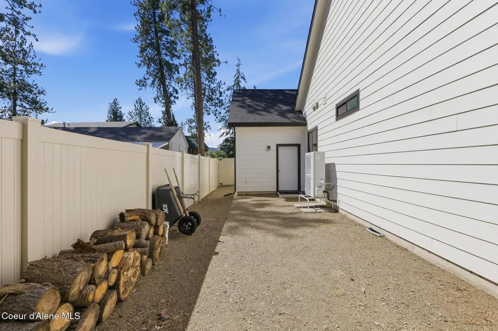 2065 E Plaza Court Post Falls ID 83854