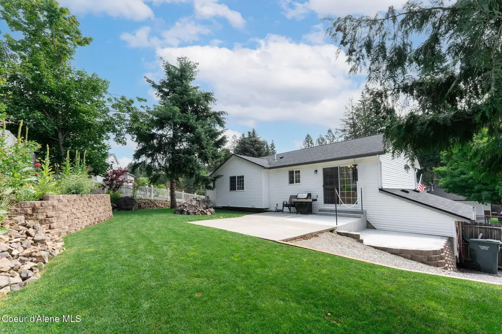 8585 N Audubon Drive Hayden ID 83835