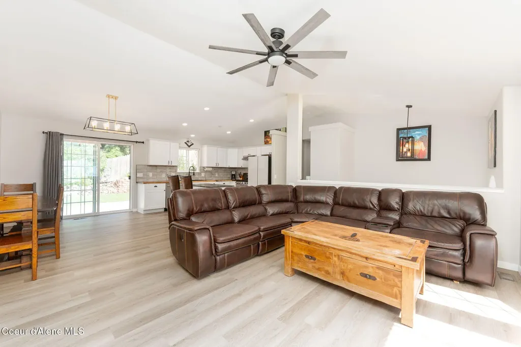 8585 N Audubon Drive Hayden ID 83835
