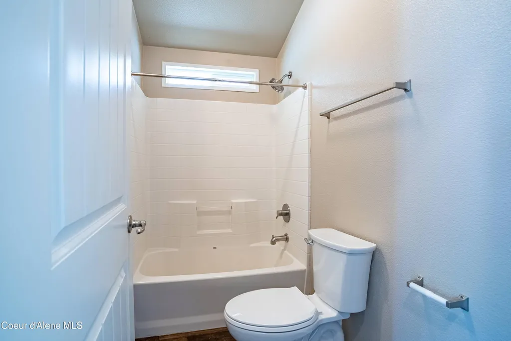 11776 N Hauser Lake Road Hauser ID 83854