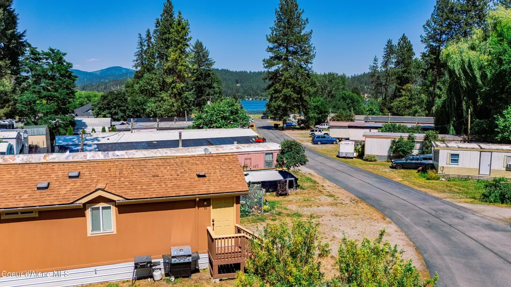 11776 N Hauser Lake Road Hauser ID 83854
