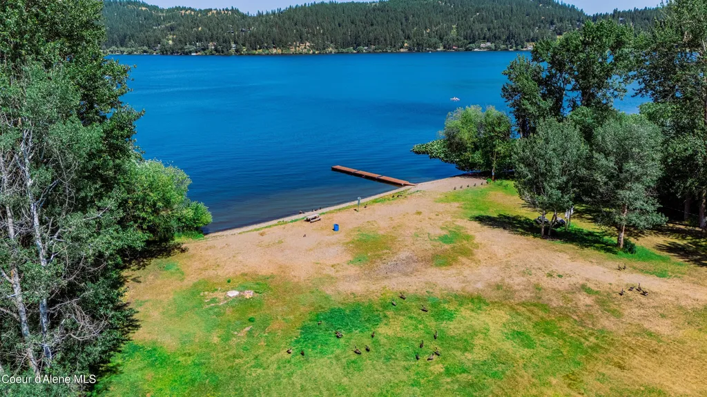 11776 N Hauser Lake Road Hauser ID 83854