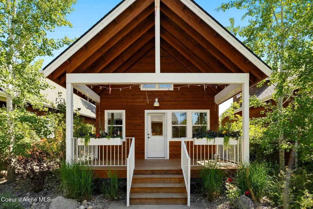 242 Pomrankey Loop Dover ID 83825