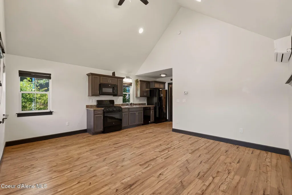242 Pomrankey Loop Dover ID 83825