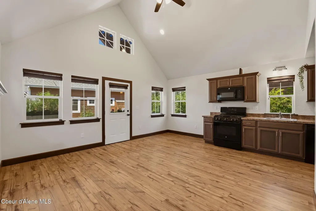242 Pomrankey Loop Dover ID 83825