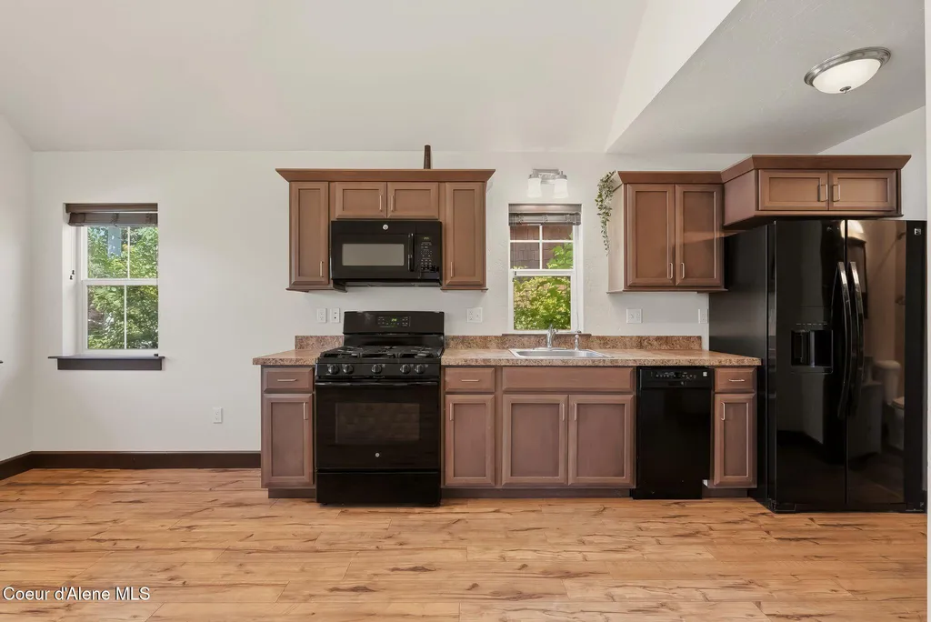 242 Pomrankey Loop Dover ID 83825