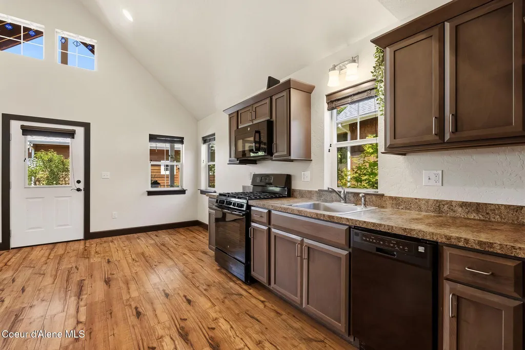 242 Pomrankey Loop Dover ID 83825