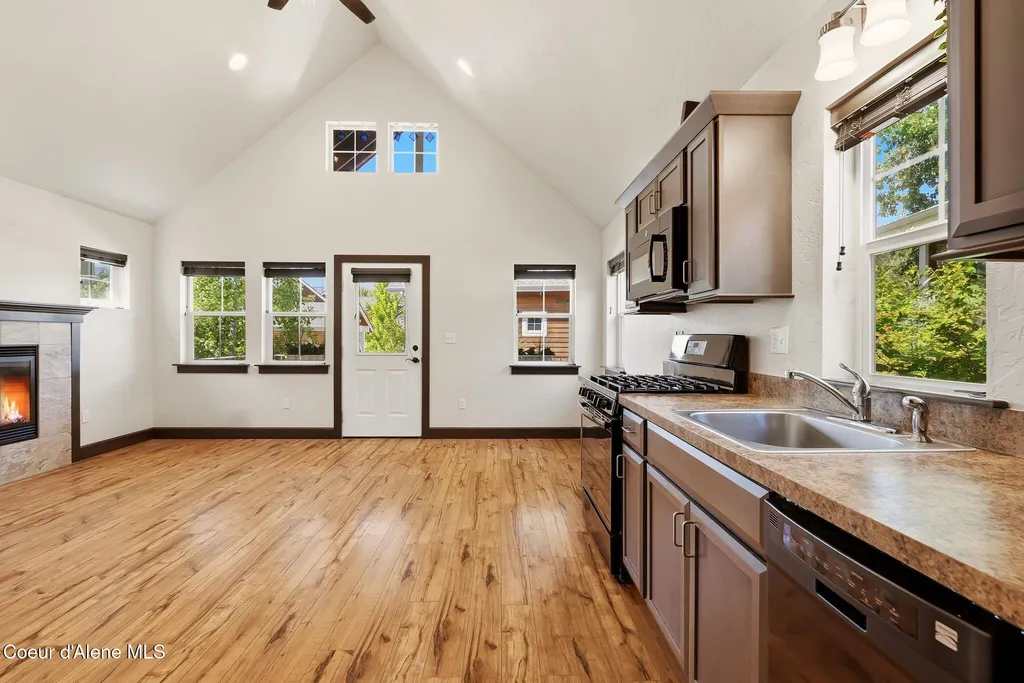 242 Pomrankey Loop Dover ID 83825
