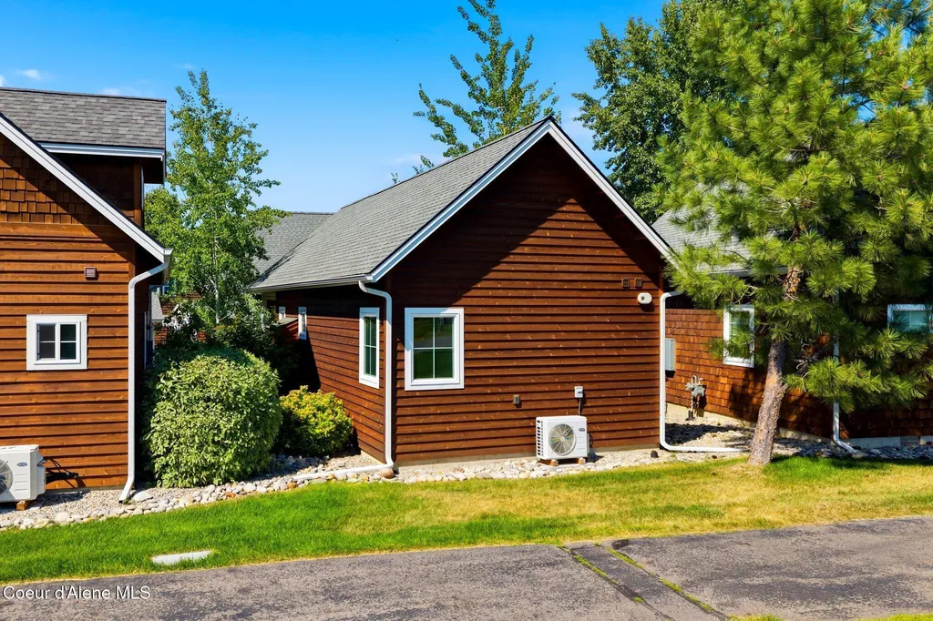 242 Pomrankey Loop Dover ID 83825