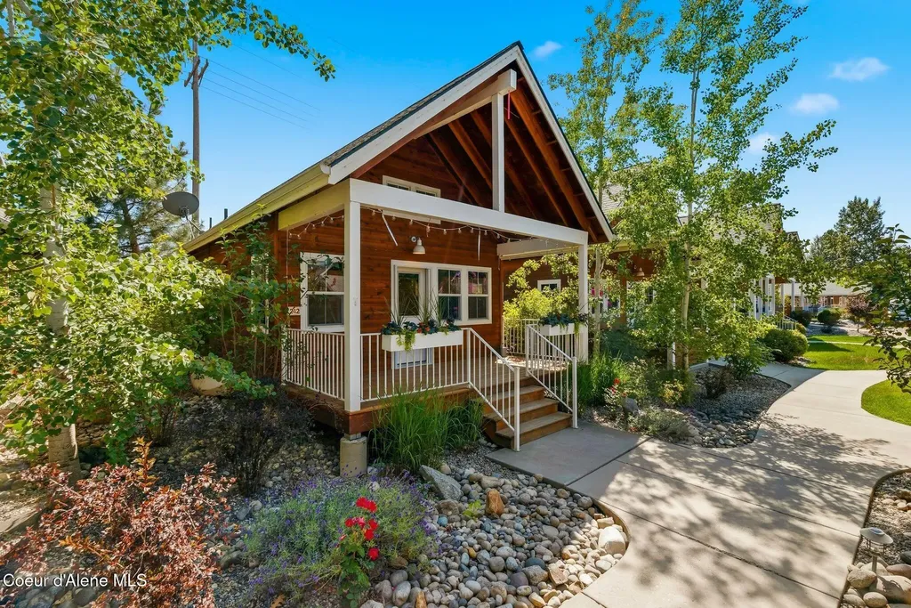 242 Pomrankey Loop Dover ID 83825