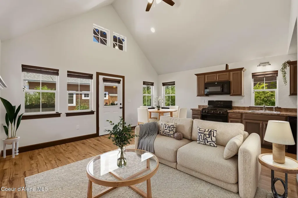 242 Pomrankey Loop Dover ID 83825