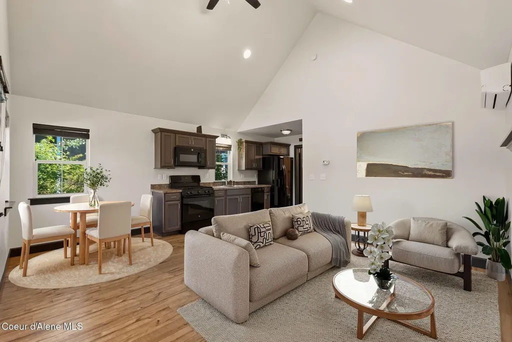 242 Pomrankey Loop Dover ID 83825
