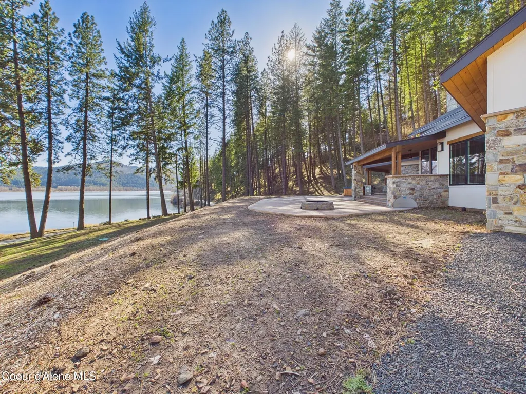 1413 E Round Lake Road St. Maries ID 83861