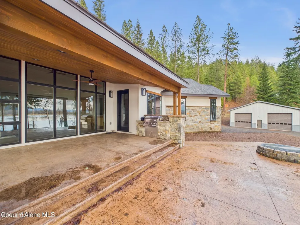 1413 E Round Lake Road St. Maries ID 83861