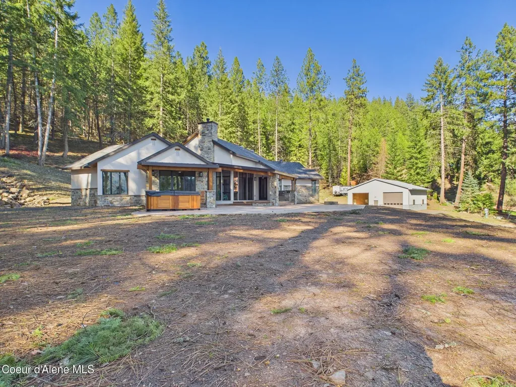 1413 E Round Lake Road St. Maries ID 83861