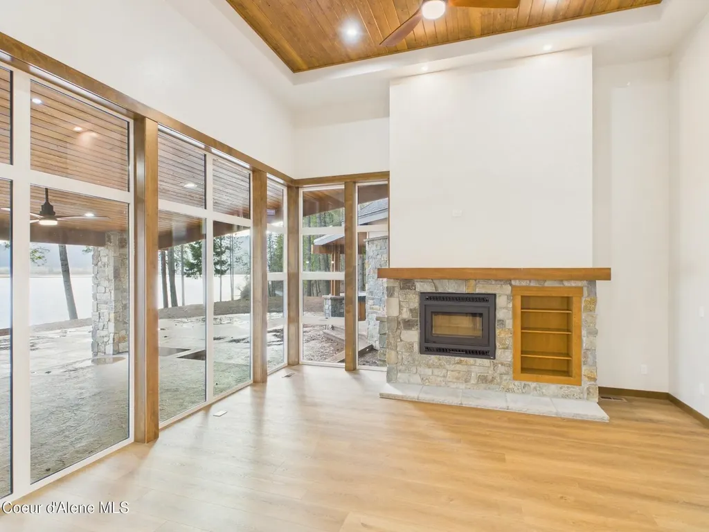 1413 E Round Lake Road St. Maries ID 83861