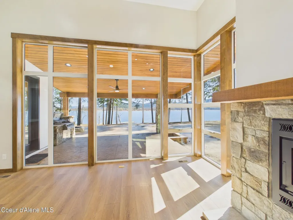 1413 E Round Lake Road St. Maries ID 83861