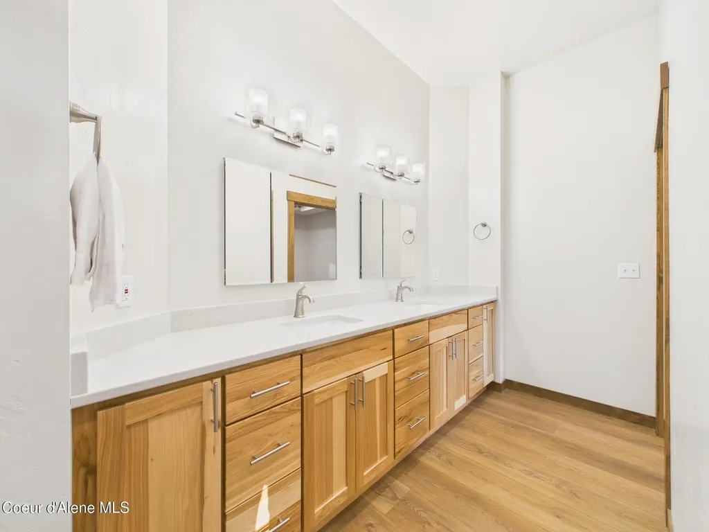1413 E Round Lake Road St. Maries ID 83861