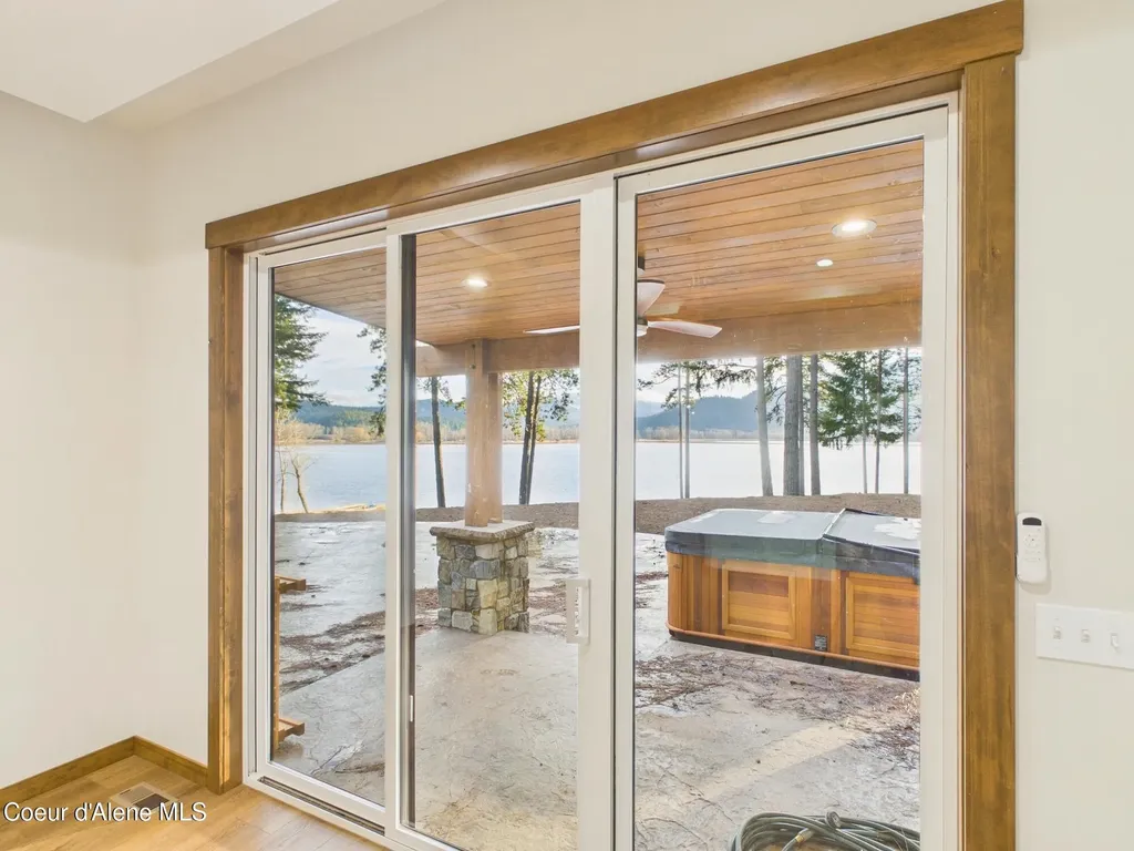 1413 E Round Lake Road St. Maries ID 83861