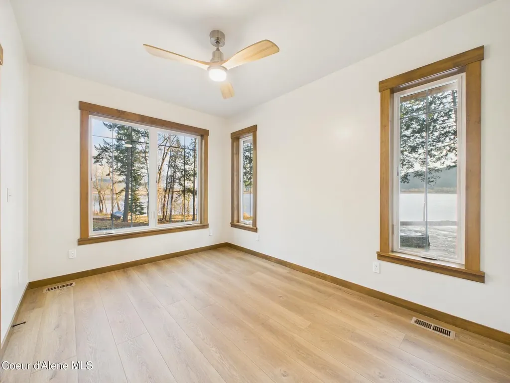 1413 E Round Lake Road St. Maries ID 83861