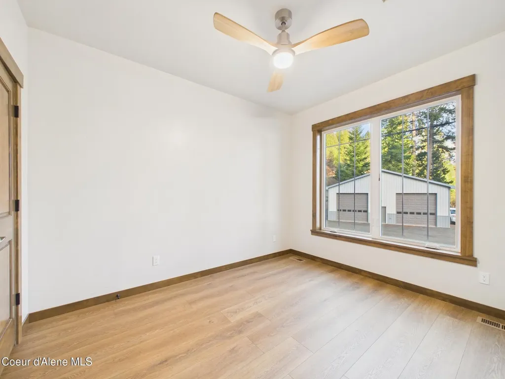 1413 E Round Lake Road St. Maries ID 83861
