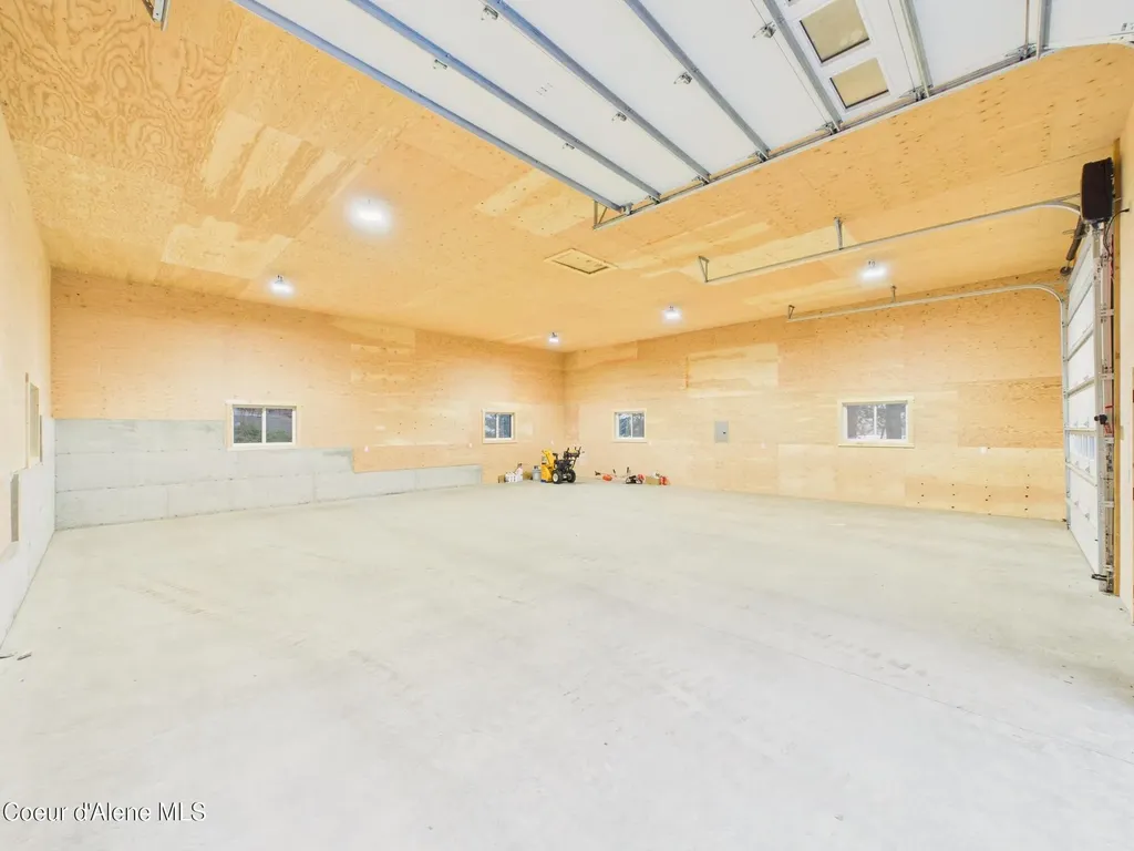1413 E Round Lake Road St. Maries ID 83861