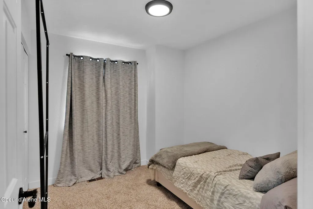 1150 N Townsend Loop Post Falls ID 83854