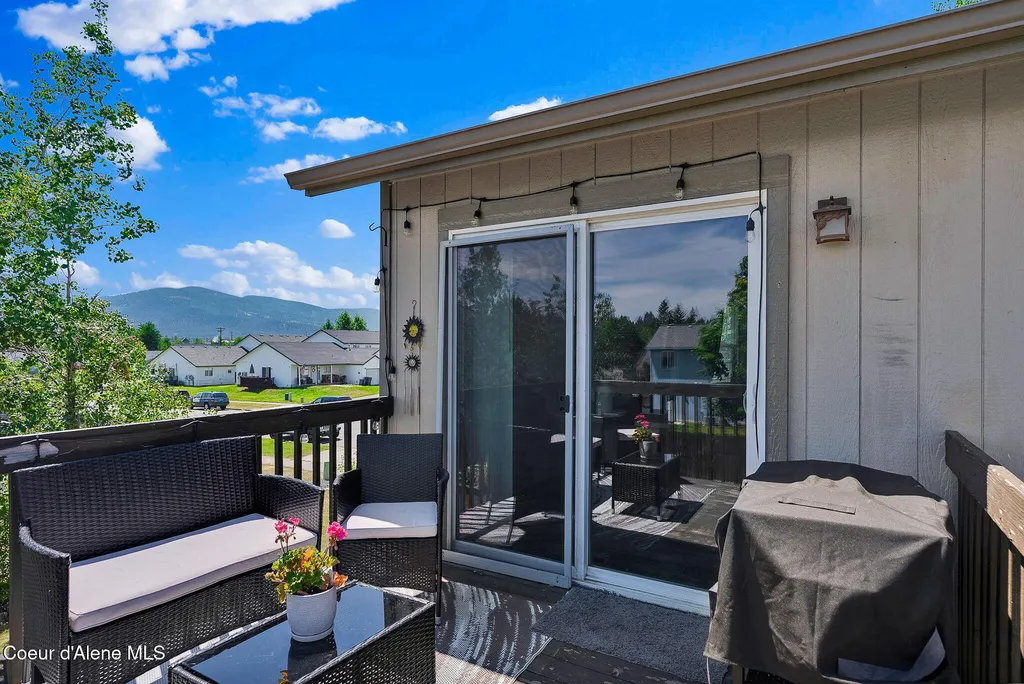 1150 N Townsend Loop Post Falls ID 83854