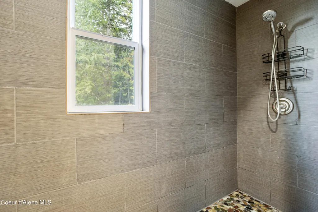 597 Kula Drive Sagle ID 83860
