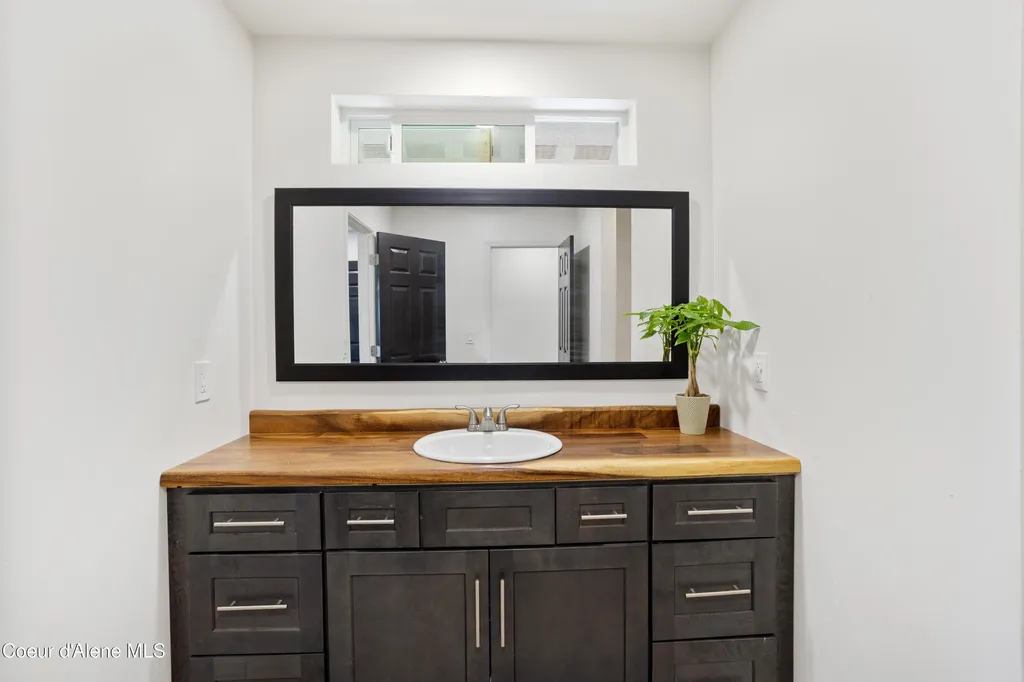 597 Kula Drive Sagle ID 83860