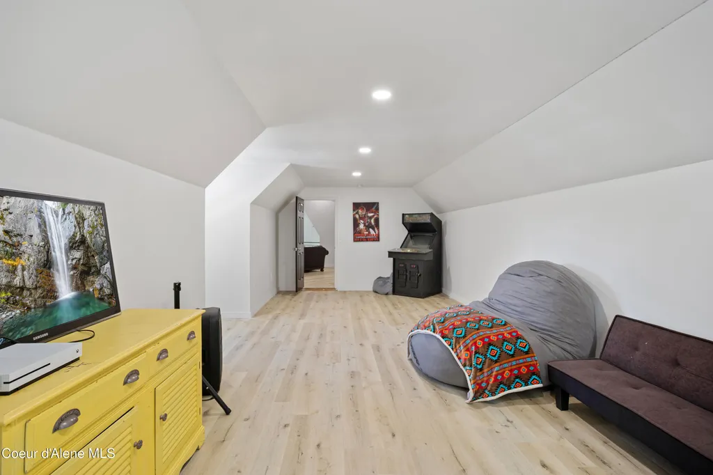 597 Kula Drive Sagle ID 83860