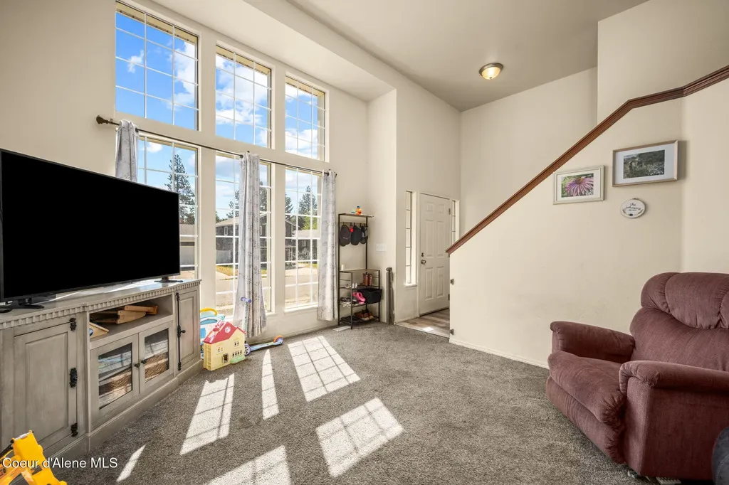 3293 N 10th Place Coeur D'alene ID 83815