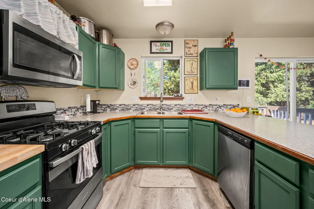 3293 N 10th Place Coeur D'alene ID 83815