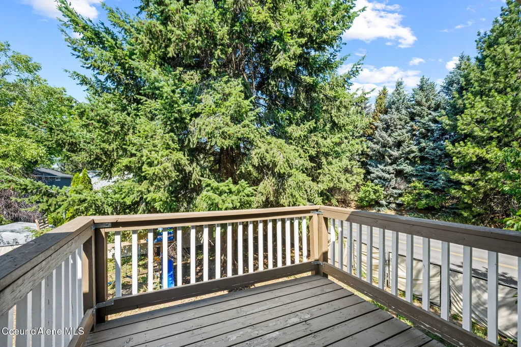3293 N 10th Place Coeur D'alene ID 83815