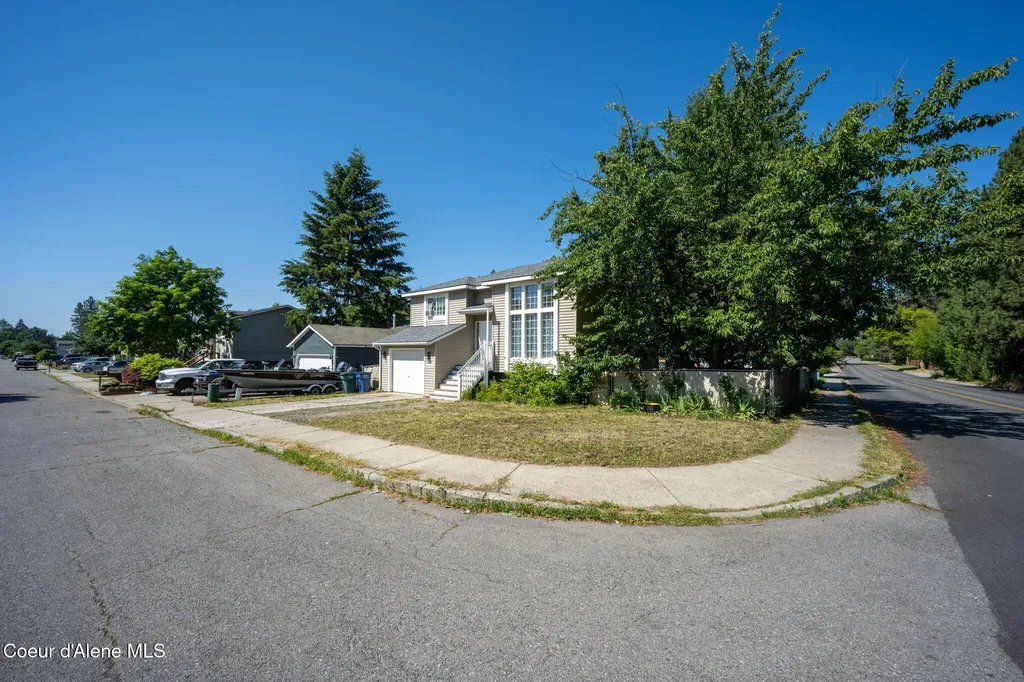 3293 N 10th Place Coeur D'alene ID 83815