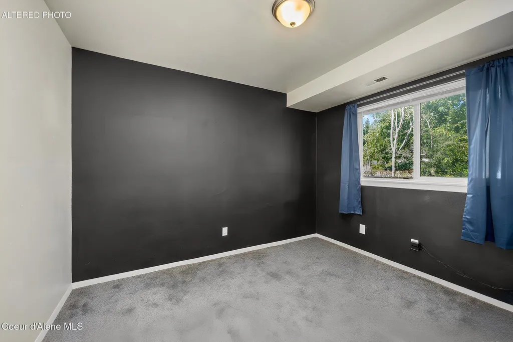 3293 N 10th Place Coeur D'alene ID 83815