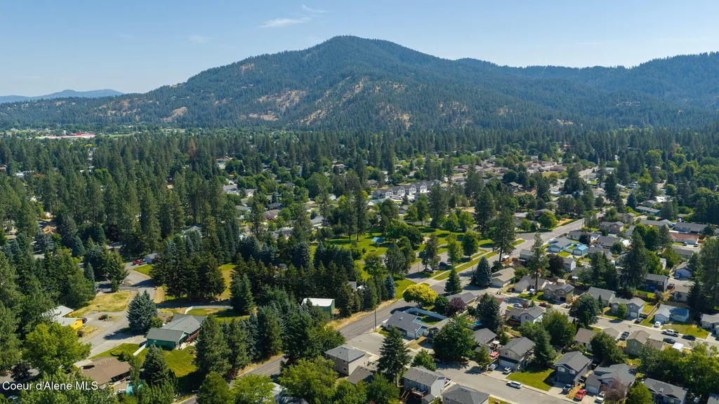 3293 N 10th Place Coeur D'alene ID 83815