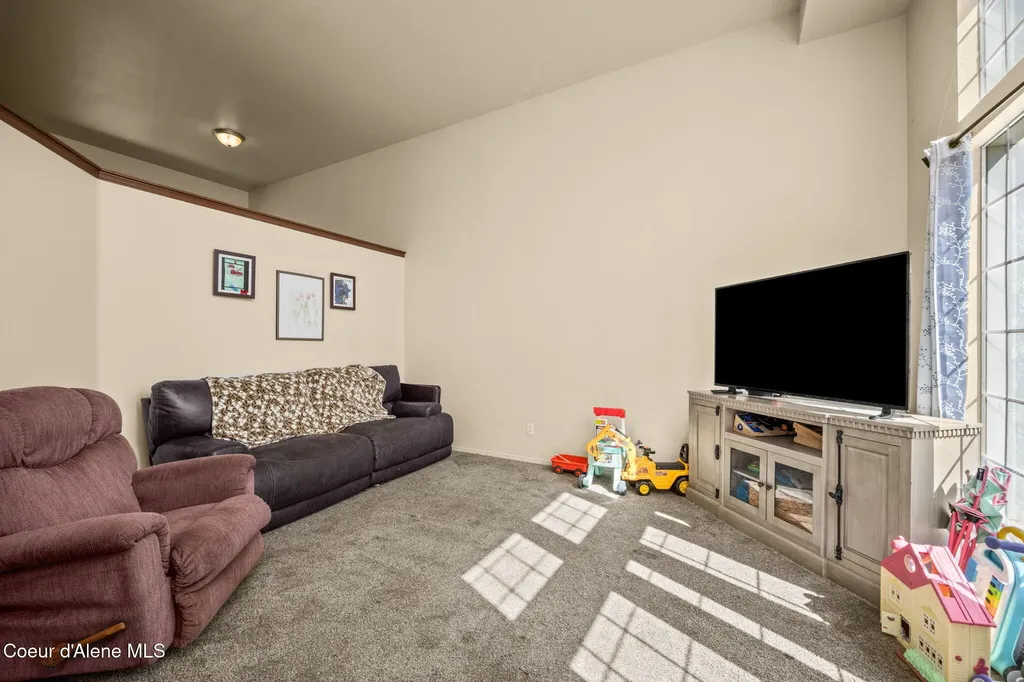 3293 N 10th Place Coeur D'alene ID 83815