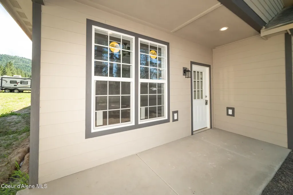 261 F Street Plummer ID 83851